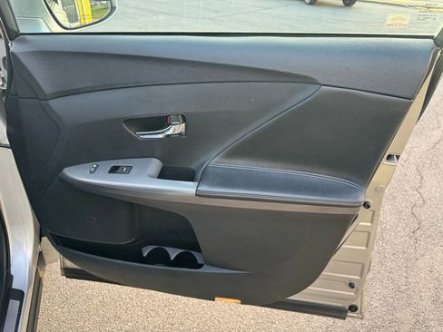 Used 2013 Toyota Venza XLE image 23