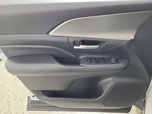 Used 2025 Toyota Grand Highlander FWD image 21