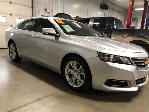 Used 2015 Chevrolet Impala LT w/ Convenience Package image 5