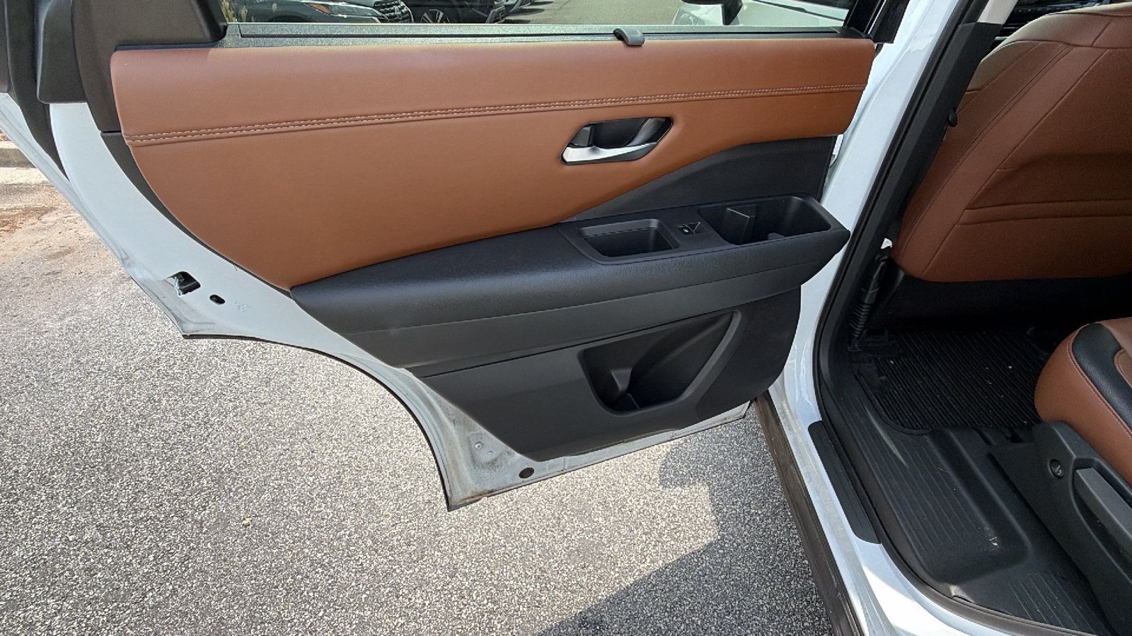 Used 2025 Nissan Pathfinder Platinum w/ Cargo Package FWD image 23