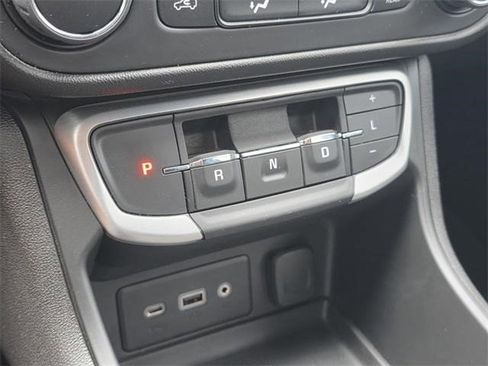 Certified 2024 GMC Terrain SLE image 27