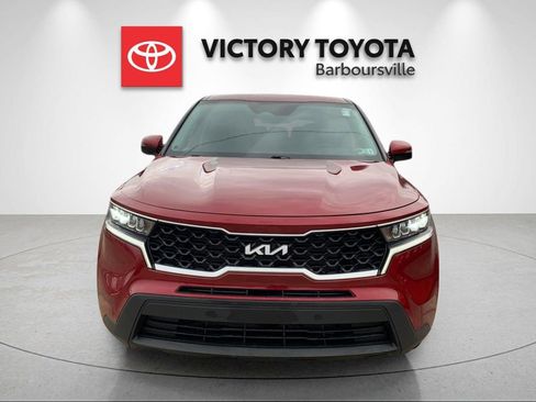 Used 2023 Kia Sorento LX image 8