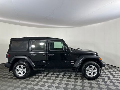 Used 2018 Jeep Wrangler Unlimited Sport S image 4