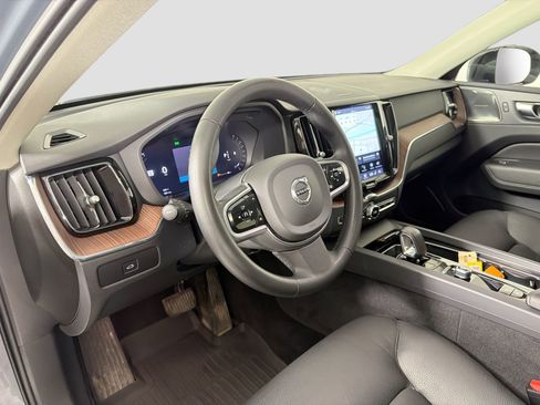 Used 2023 Volvo XC60 B5 Plus w/ Climate Package AWD/4WD image 10