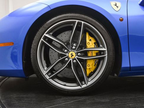 Used 2018 Ferrari 488 Spider Blu Corsa image 32