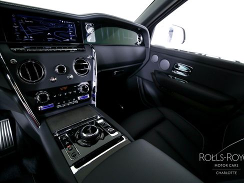 Certified 2025 Rolls-Royce Cullinan AWD/4WD image 14