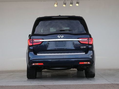 Certified 2018 INFINITI QX80 4WD w/ Deluxe Technology Package image 4