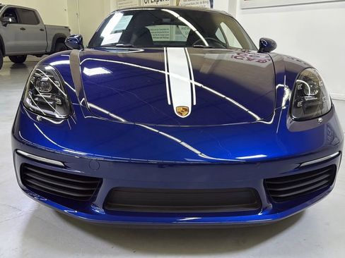 Used 2024 Porsche 718 Cayman image 3