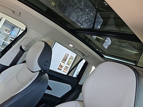 New 2026 Volkswagen Tiguan SE AWD/4WD image 29