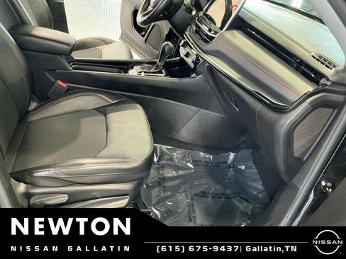 Used 2022 Jeep Compass Trailhawk w/ Trailhawk Convenience Group AWD/4WD image 14