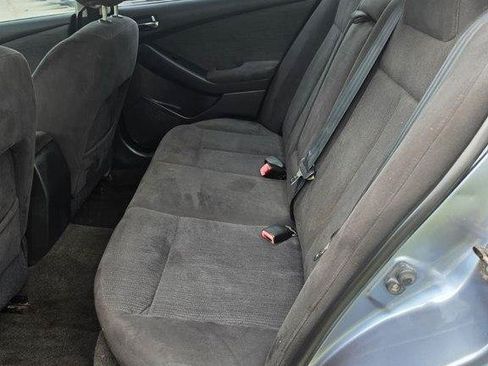 Used 2010 Nissan Altima Sedan FWD image 13
