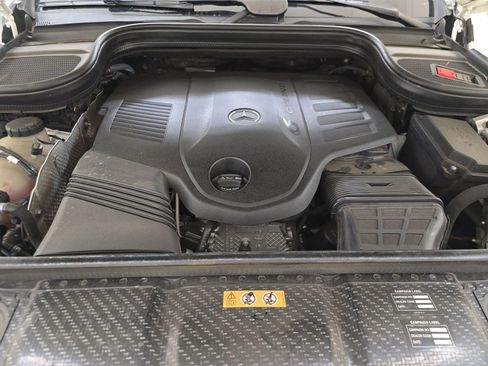 Used 2021 Mercedes-Benz GLS 450 4MATIC image 16