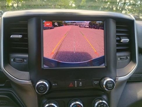 Used 2024 RAM 2500 Big Horn AWD/4WD image 33
