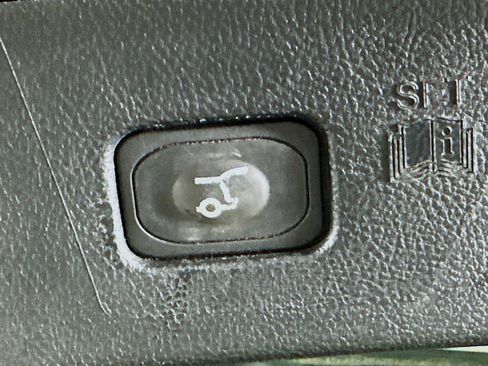 Used 2016 Ford Edge Sport w/ Technology Package image 27