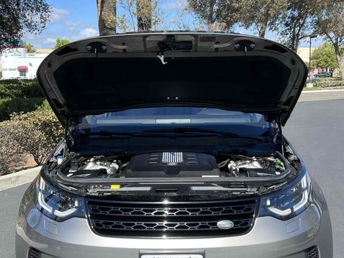 Used 2018 Land Rover Discovery HSE AWD/4WD image 78