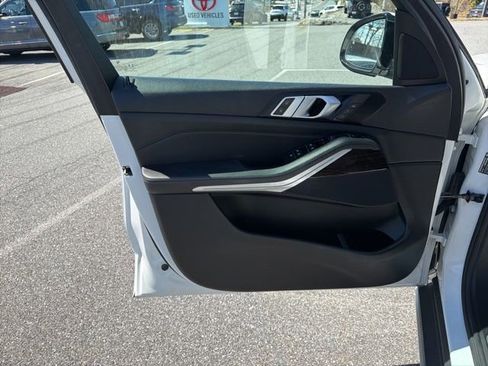 Used 2019 BMW X5 xDrive40i w/ Convenience Package AWD/4WD image 11