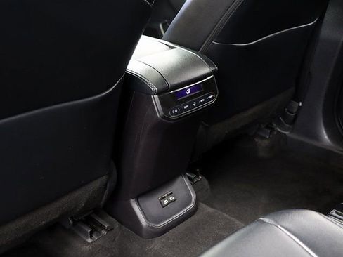 Used 2023 Toyota Highlander XLE image 14