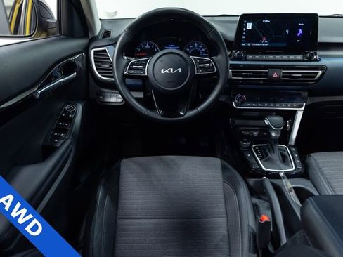 Used 2022 Kia Seltos S AWD/4WD image 3