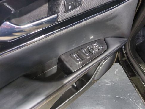 Certified 2023 Lincoln Nautilus AWD w/ Premium Package image 15