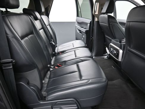 Used 2024 Ford Expedition Max XLT RWD image 10