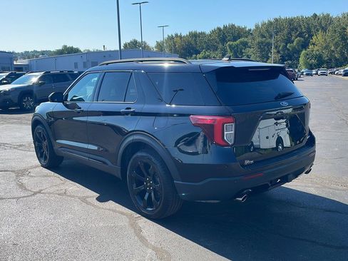 Used 2023 Ford Explorer ST-Line w/ Class IV Trailer Tow Package AWD/4WD image 3