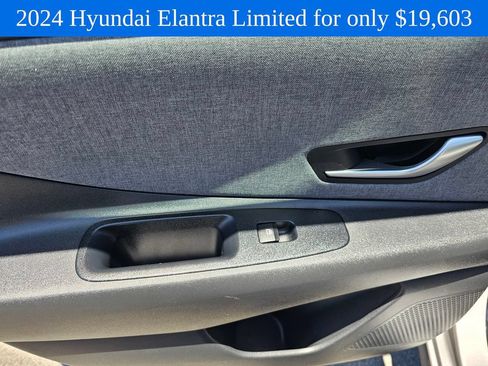 Used 2024 Hyundai Elantra Limited FWD image 17