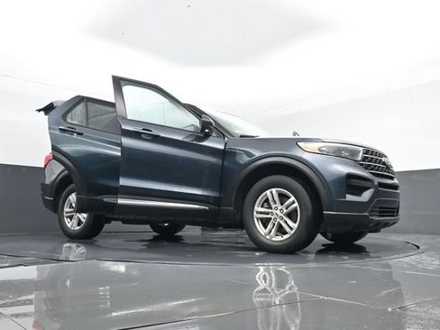 Used 2024 Ford Explorer XLT AWD/4WD image 33