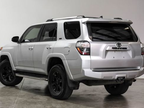 Used 2019 Toyota 4Runner SR5 AWD/4WD image 13