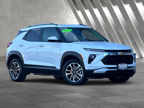 Used 2024 Chevrolet TrailBlazer LT FWD image 1