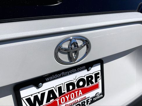 Used 2023 Toyota RAV4 XLE Premium AWD/4WD image 10