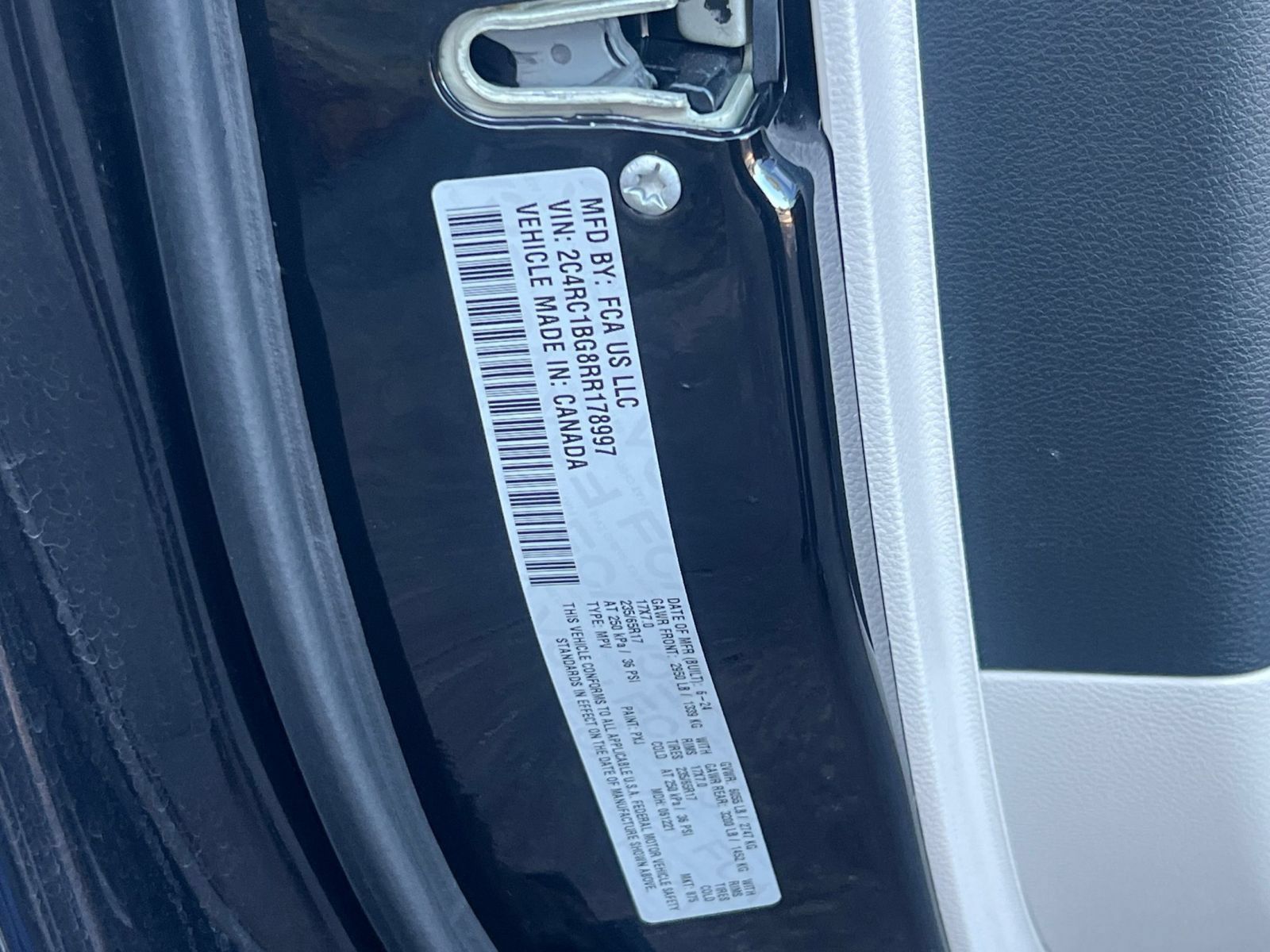 Used 2024 Chrysler Pacifica Touring-L FWD image 30