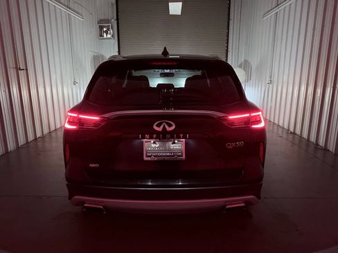 Used 2019 INFINITI QX50 Luxe w/ Navigation Package AWD/4WD image 9
