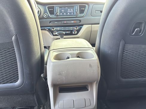 Used 2019 Kia Sedona EX FWD image 26
