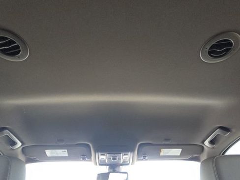 Used 2022 Chevrolet Suburban Z71 w/ Z71 Off-Road Package image 42