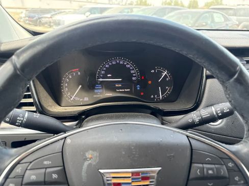 Used 2019 Cadillac XT5 Luxury w/ LPO, Radiant Package FWD image 23