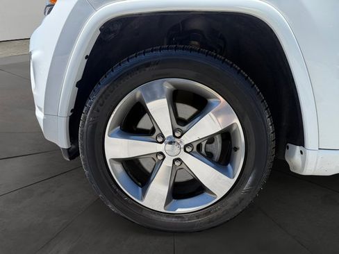 Used 2016 Jeep Grand Cherokee Overland w/ Advanced Technology Group AWD/4WD image 9