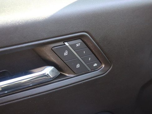 Used 2024 GMC Canyon Denali AWD/4WD image 13