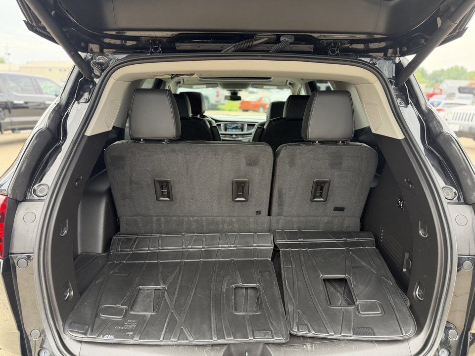 Used 2019 Buick Enclave Avenir w/ Avenir Technology Package AWD/4WD image 18