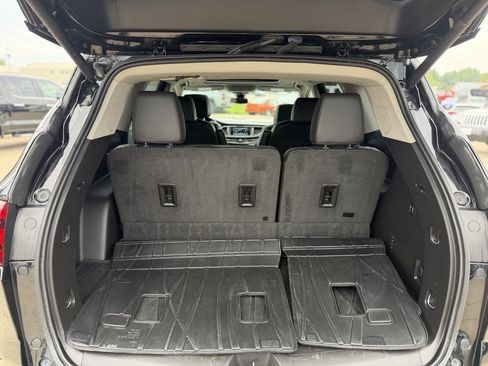 Used 2019 Buick Enclave Avenir w/ Avenir Technology Package AWD/4WD image 18