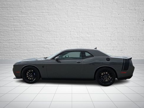 Used 2023 Dodge Challenger SRT Hellcat w/ Driver Convenience Group RWD image 2