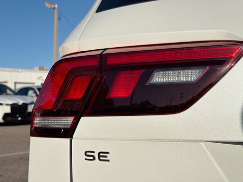 Used 2023 Volkswagen Tiguan SE R-Line image 10