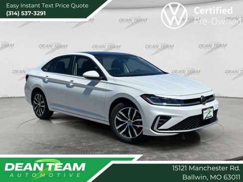 Used 2025 Volkswagen Jetta SE w/ Sunroof Package FWD image 1