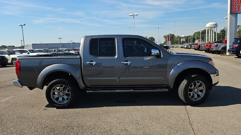 Used 2019 Nissan Frontier SL AWD/4WD image 2