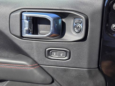 New 2025 Jeep Gladiator Rubicon image 24