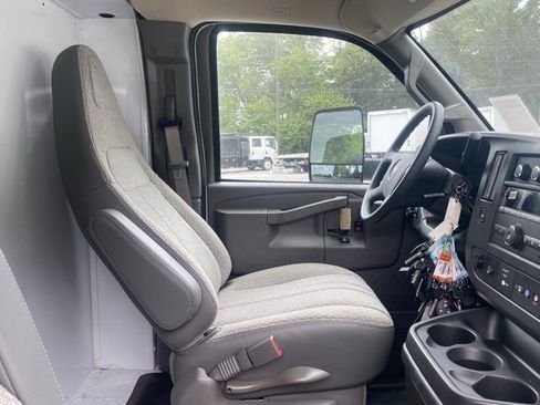 New 2025 Chevrolet Express 3500 w/ Power Convenience Package image 32