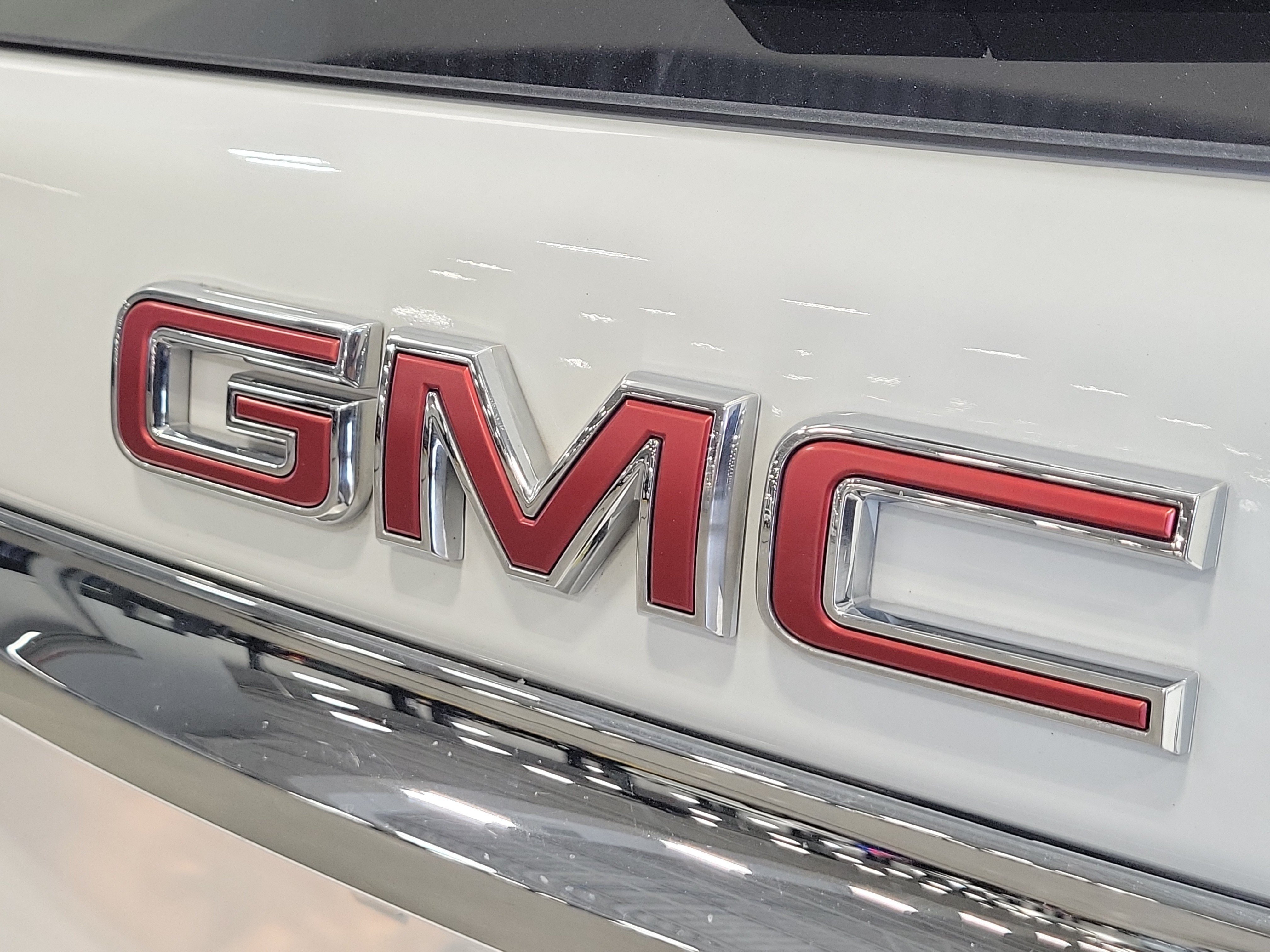 Used 2024 GMC Terrain SLE FWD image 5