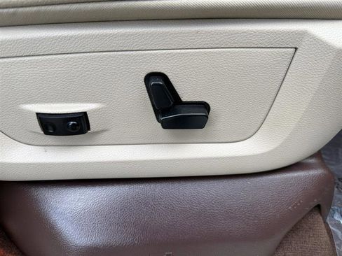 Used 2016 RAM 1500 Laramie w/ Convenience Group image 17