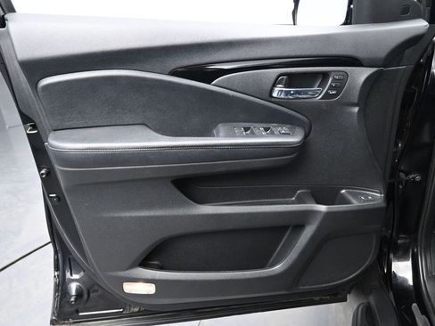 Used 2020 Honda Pilot Touring image 22