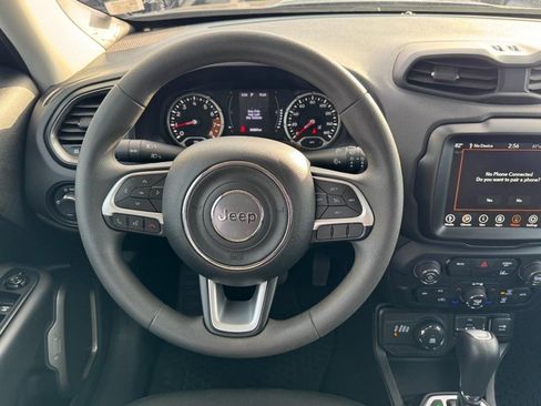 Used 2023 Jeep Renegade Latitude image 12