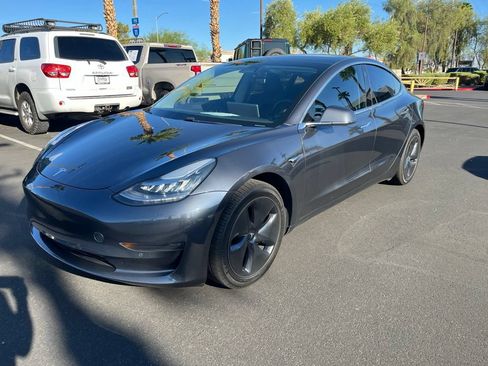 Used 2020 Tesla Model 3 Standard Range RWD image 2